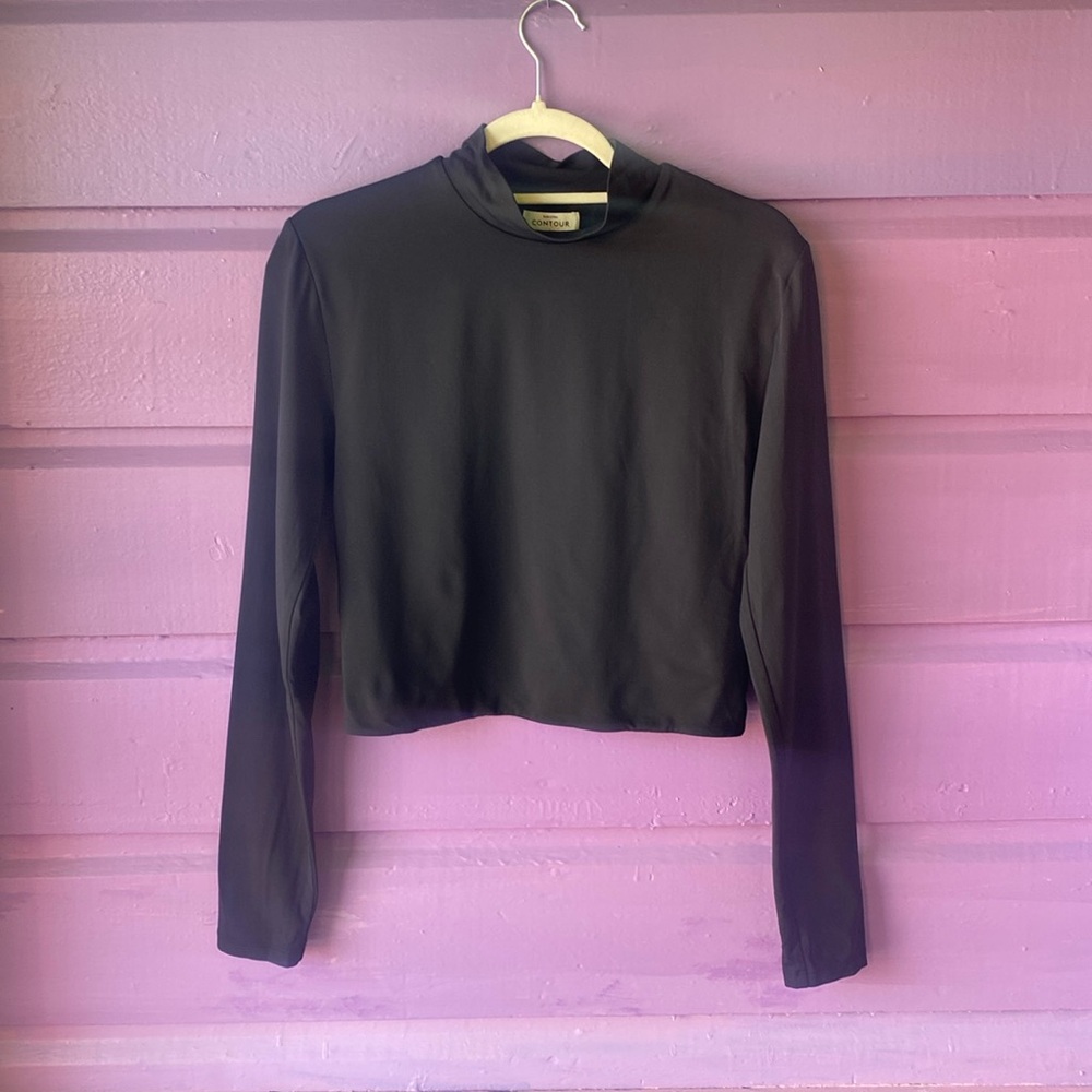 Aritzia Babaton Black Contour long sleeve shirt Size Large